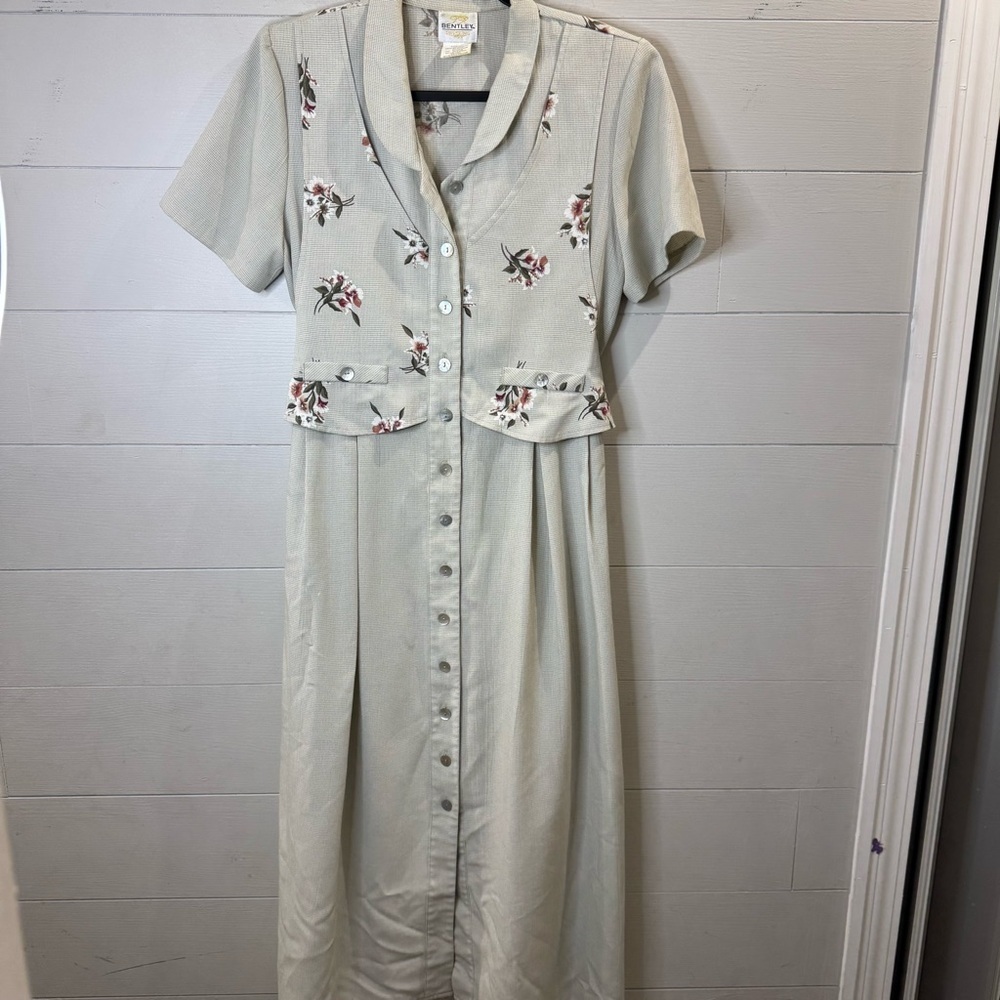 Bentley | Vintage 90's 80's Women's Floral Embroidered Button-Down Dress Size 10